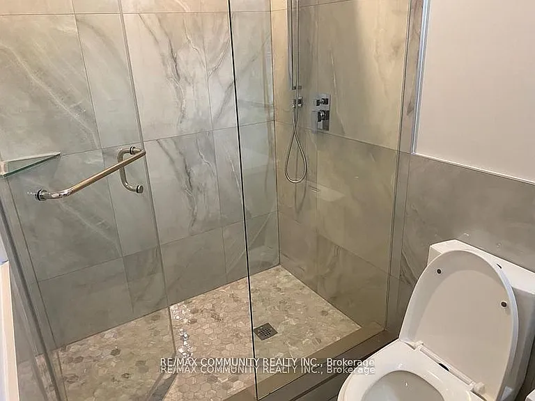 118 Queen St — Photo 9