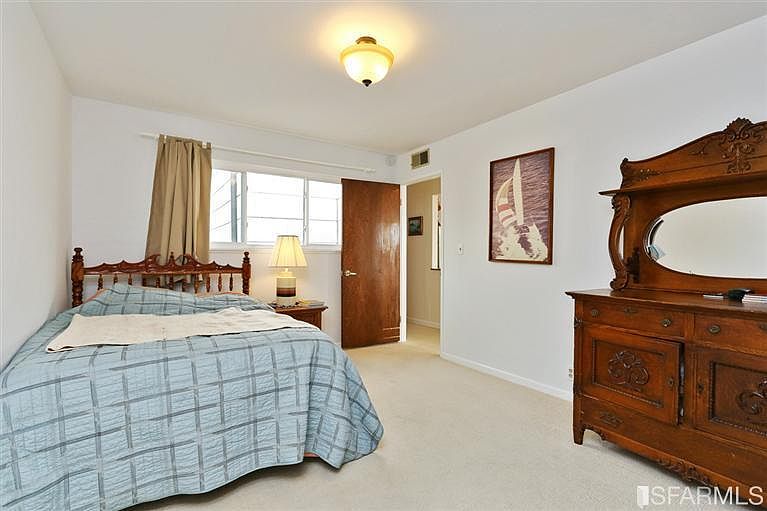 1st image of 11 Argent Aly APT 3