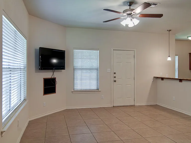 4454 Reveille Rd — Photo 2