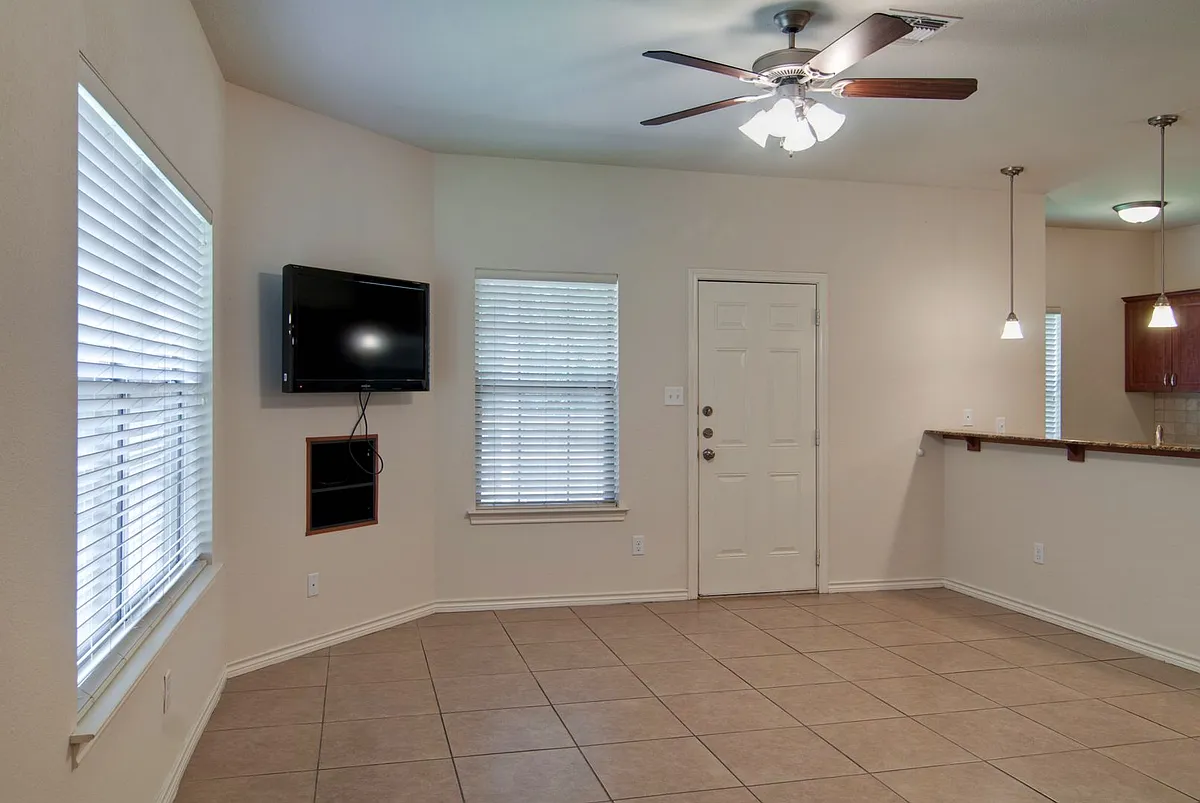 Building Photo - 4454 Reveille Rd