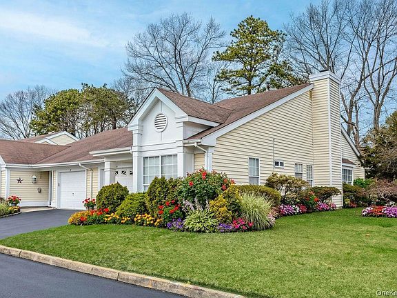 2nd image of 16 Huntington Court