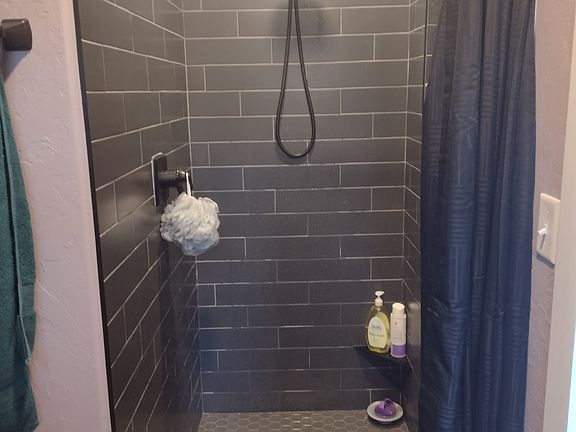 5th image of 4915 Oakbrook Dr