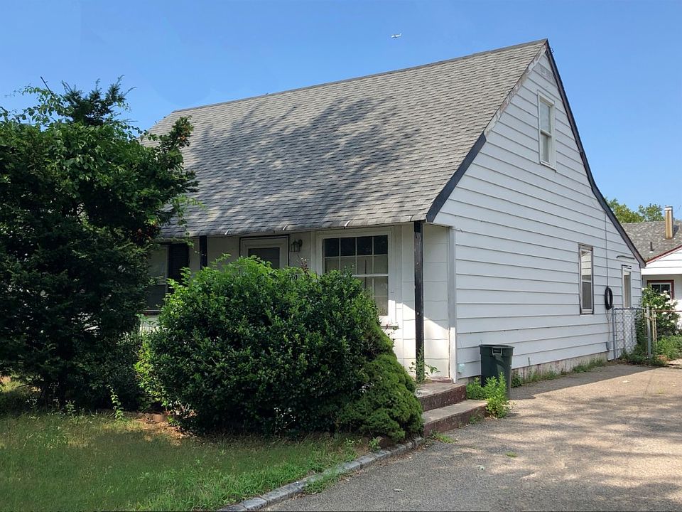 1st image of 878 Bowling Green Dr