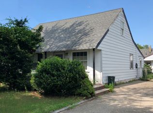 878 Bowling Green Dr, Westbury, NY 11590