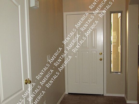 4th image of 657 E Baker Dr