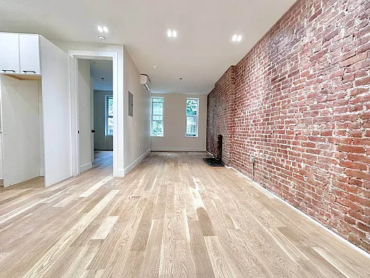 Rented by Doorway NYC, LLC | media 11