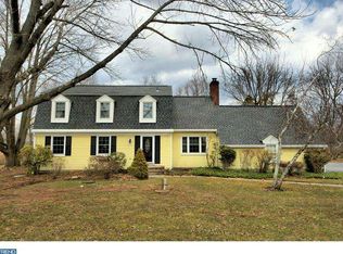 214 Penn View Dr, Pennington, NJ 08534