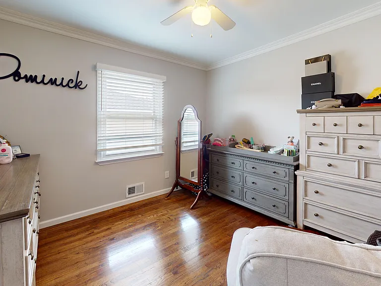 502 Winchester Ave — Photo 12