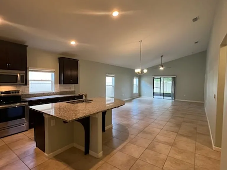 4528 Alligator Flag Cir — Photo 18
