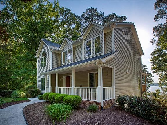 2nd image of 407 Cottonwood Dr