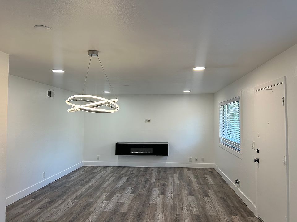 1st image of 32633 Brenda Way APT 1