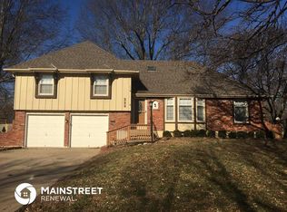 222 Hillcrest Rd, Belton, MO 64012