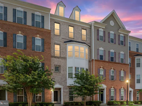 43823 Kingston Station Ter, Ashburn, VA 20148