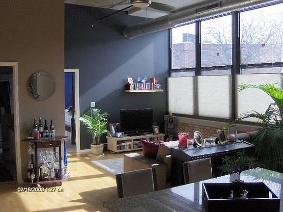 5th image of 1924 N Hubbard St APT 110
