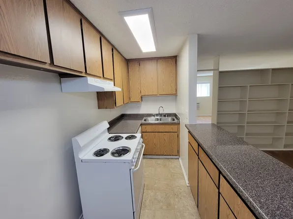 Remmet Gardens - Richard Kaufman Revocable Trust, 7052 Remmet Ave APT 8, Canoga Park, CA 91303