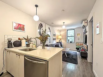 576 Washington Avenue, #1B