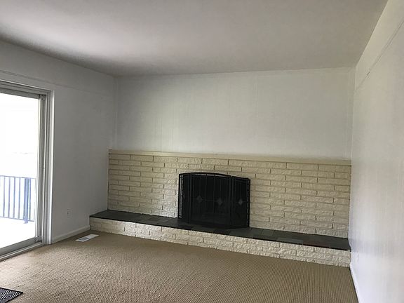 3rd image of 36208 Ladywood St