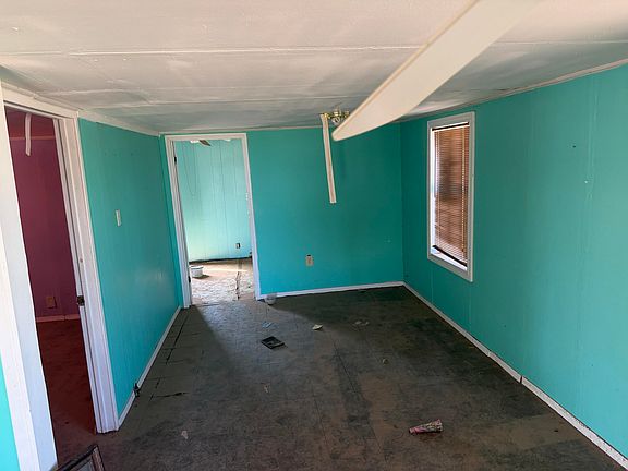 4th image of 17279 Bledsoe Rd