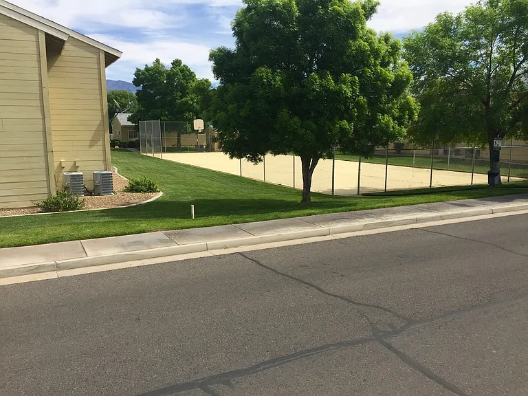 Desert Shade Apartments — Photo 5