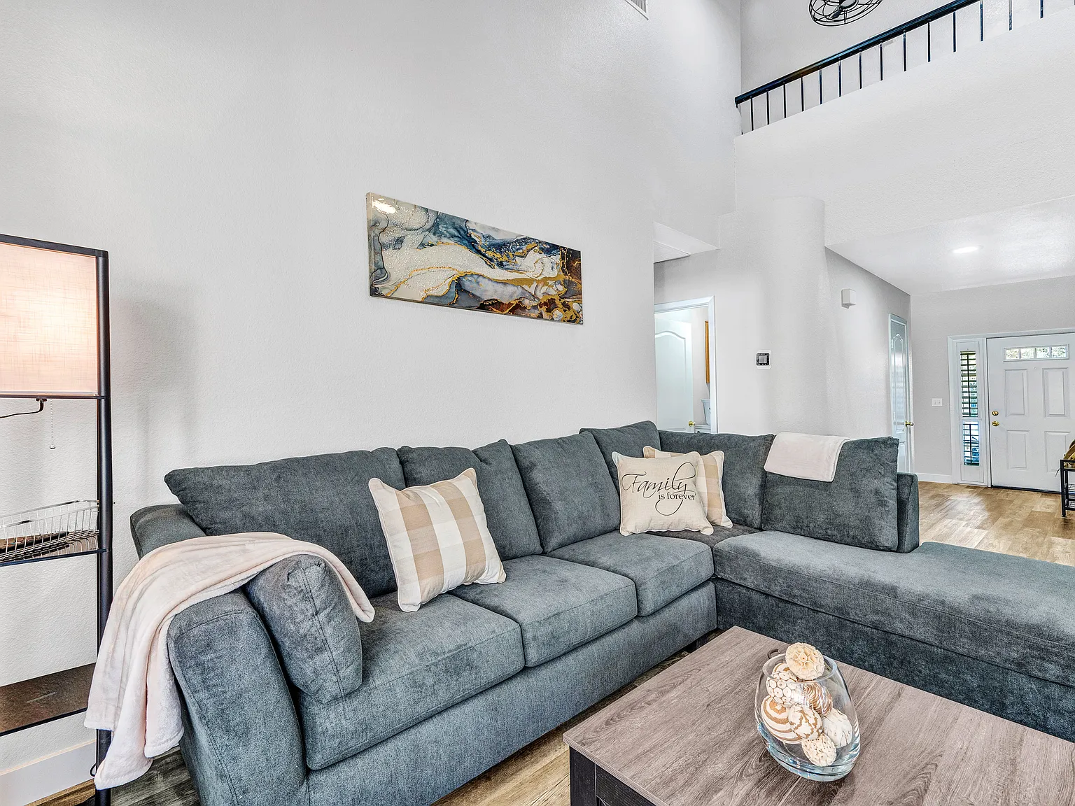 3 bed, $5,500 — Photo 3