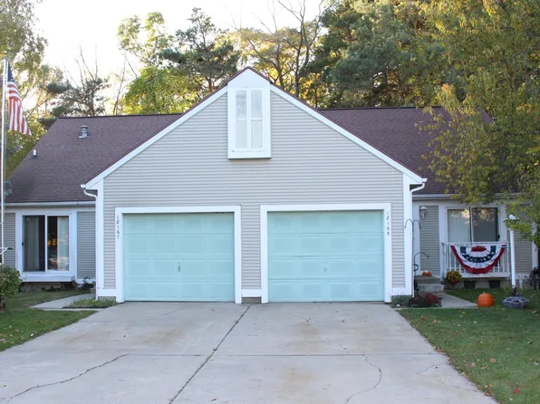 18165 Mohawk Dr, Spring Lake, MI 49456