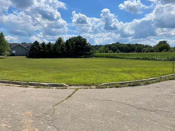 10650 Biltmore Ln, Portage, MI 49002