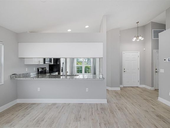 5th image of 6823 Crossbow Ln