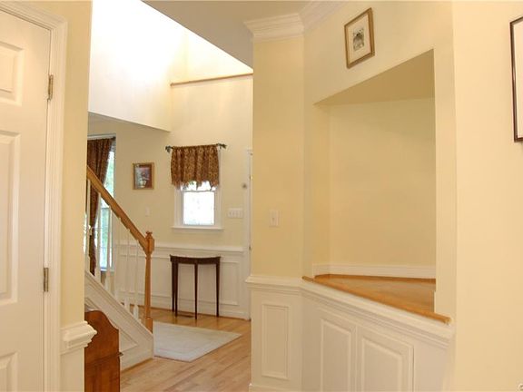 4th image of 10084 Amelia Manor Ct