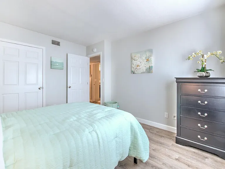 Pearl Cove Apartments — Photo 56