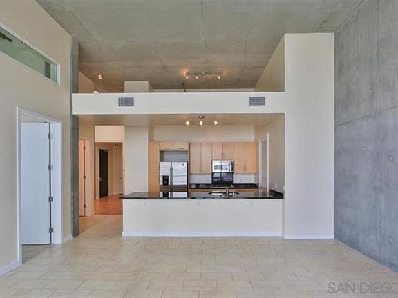 5th image of 527 10th Ave Unit 701