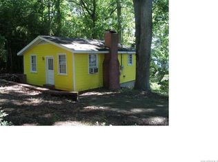 45 Huckleberry Dr, Deatsville, AL 36022
