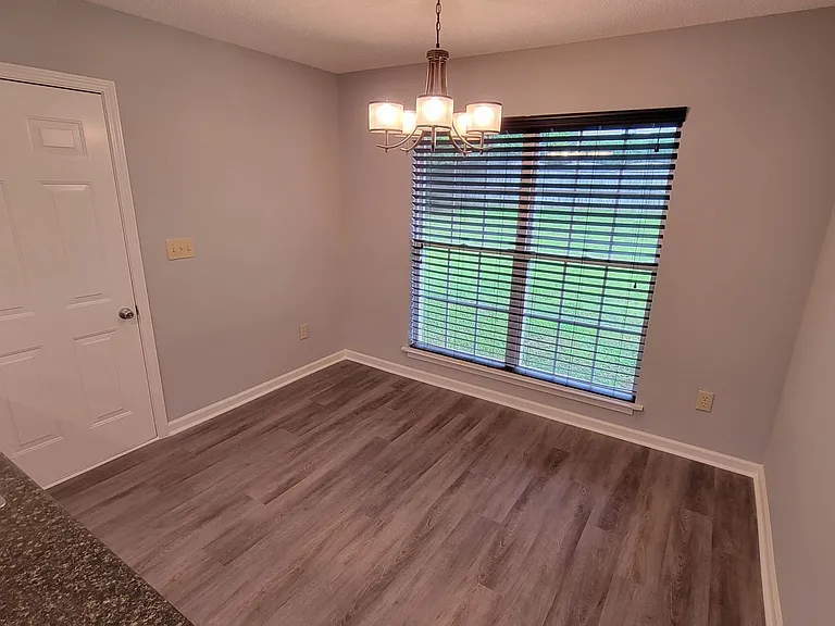 114 Fawnbrook Dr — Photo 3