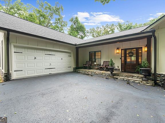 4th image of 9040 Walnut Cove Ct