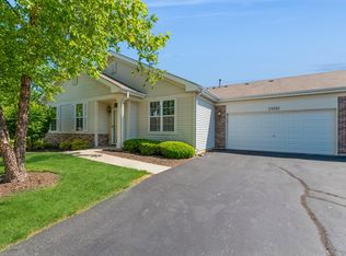 21581 Victory Lake Way, Crest Hill, IL 60403