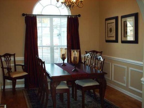 4th image of 208 Heatherwood Ct NW
