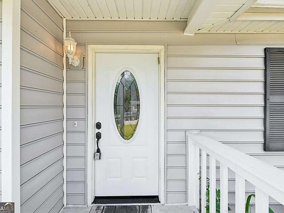 3rd image of 2901 Waterford Dr