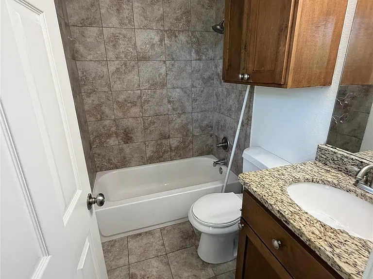 146 Mauna Kea Ln #B — Photo 11