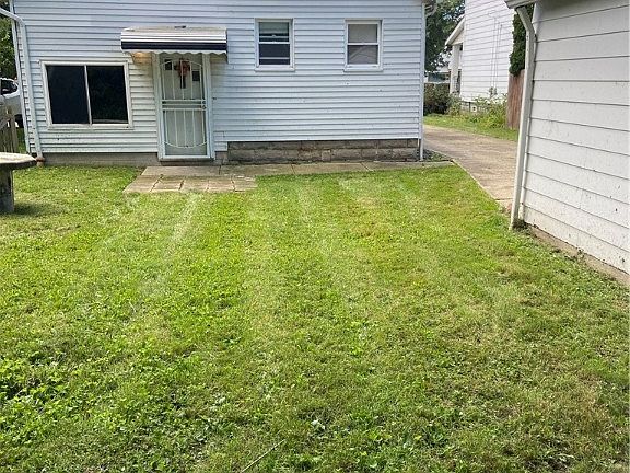 5th image of 20471 Westport Ave