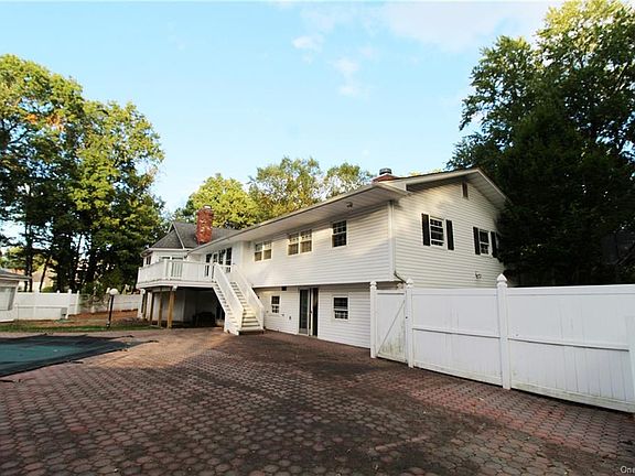 3rd image of 2 Tamarac Ave