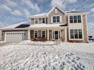 1546 Whitetail Run, Mukwonago, WI 53149