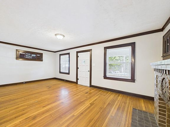 4th image of 6612 Park Ave