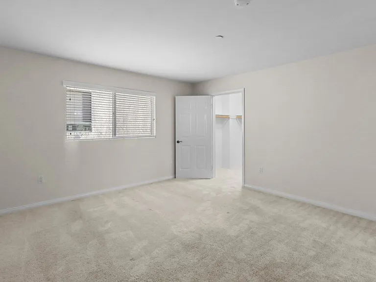 4262 Lindblade Dr — Photo 12