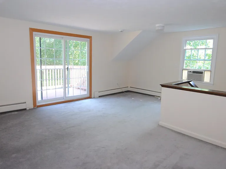 74 Stillwater Dr — Photo 29