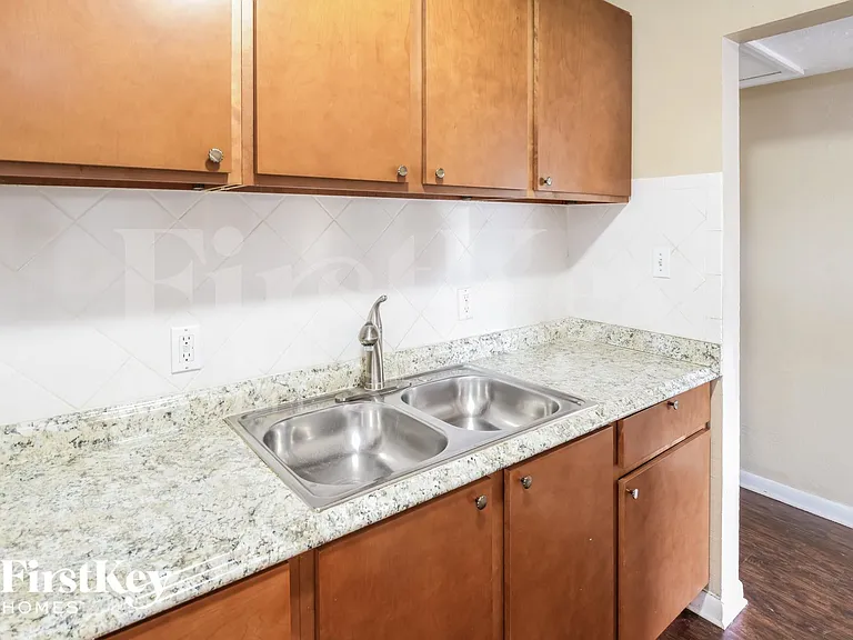 1521 Heather Ave — Photo 7