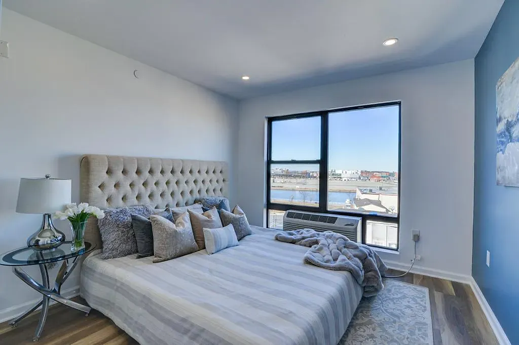 2 bed, $2,577 — Photo 3