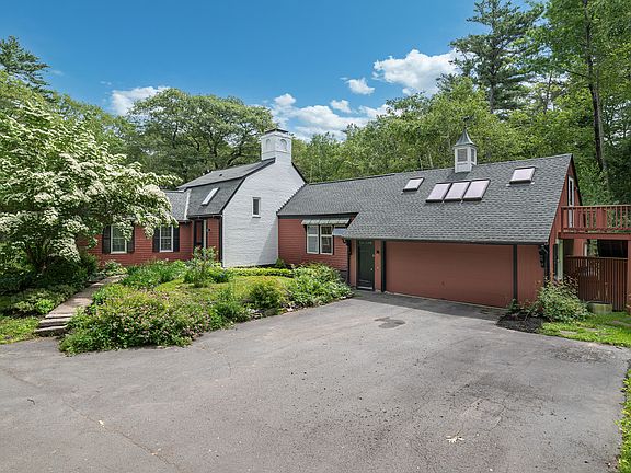 4th image of 8 Fox Hill Road