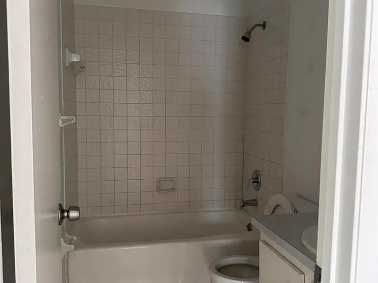 5201 SW 31st Ave #183 — Photo 6