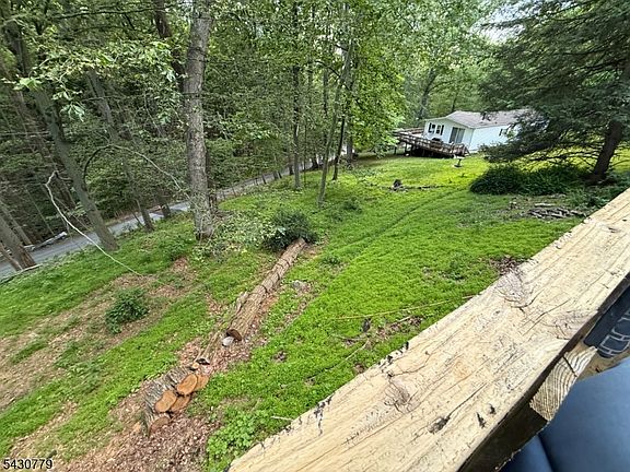 5th image of 18 Northwood Dr
