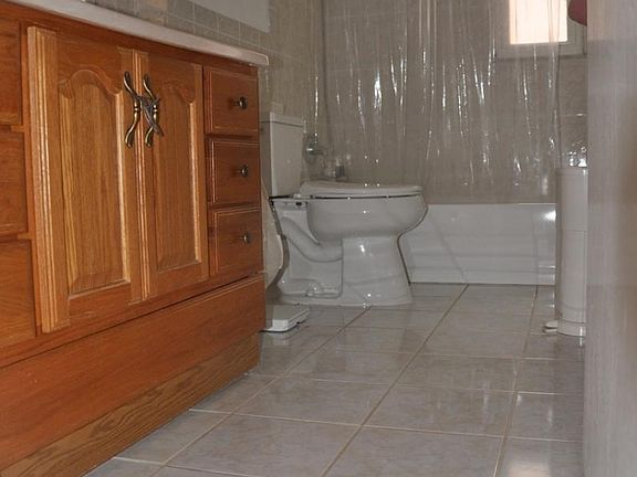 full bathroom upstairs