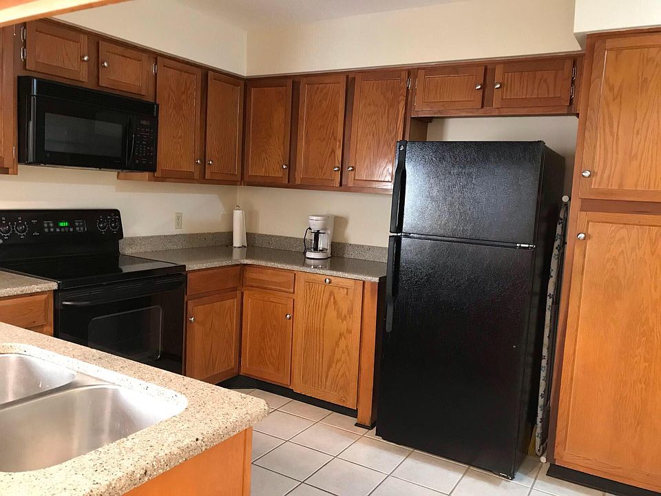 Kitchen also has a dishwasher